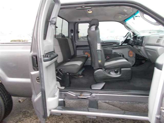 2004 Ford F-250 Super Duty 4dr SuperCab XLT 4WD SB